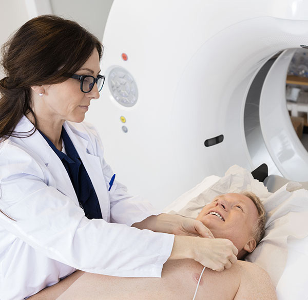 Jak dokładnie przebiega badanie tomografem komputerowym?